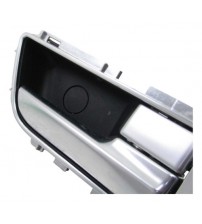 Maçaneta Interna Traseira Direita Discovery 4 2010 A 2015 Prata Traseira