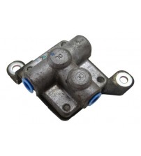 Válvula Acumuladora Da Linha De Embreagem Hilux 2006 A 2015 Válvula Acumuladora Da Linha De Embreagem Hilux 2006 A 2015